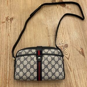 Authentic! Vintage 1980’s Gucci Crossbody Bag